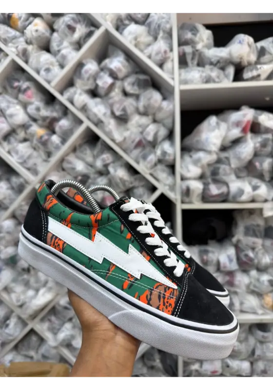Storm skater vans